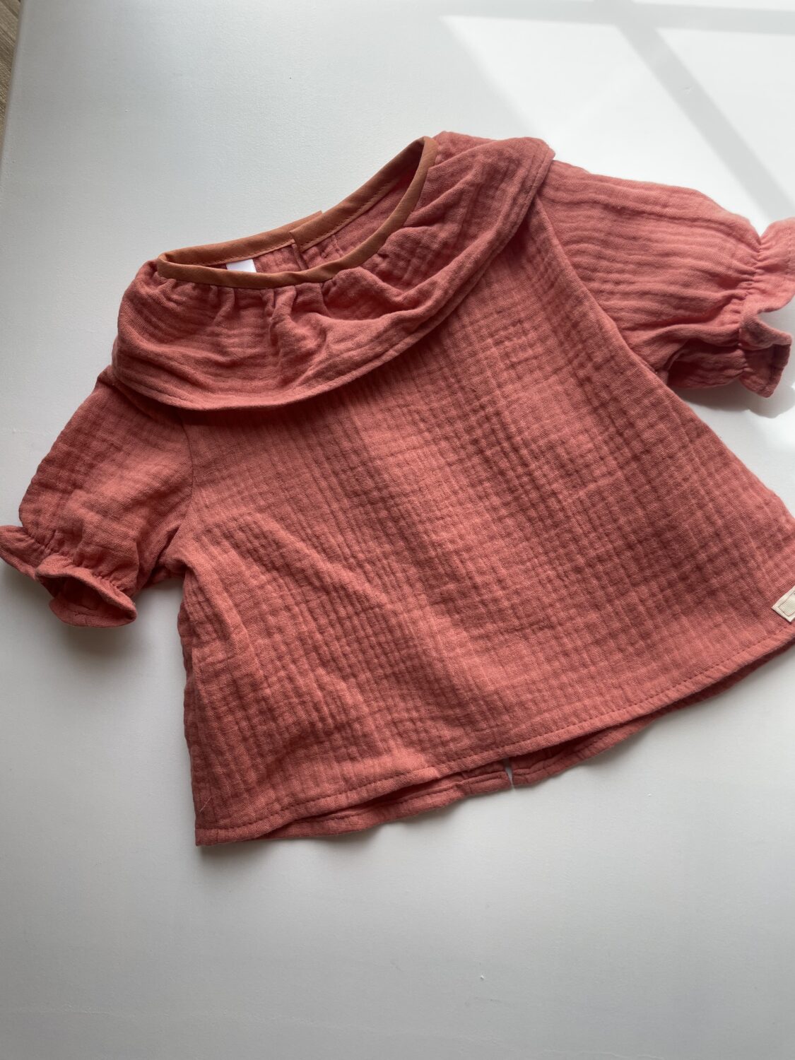 Blusa salmón oscuro talla 12-18 meses
